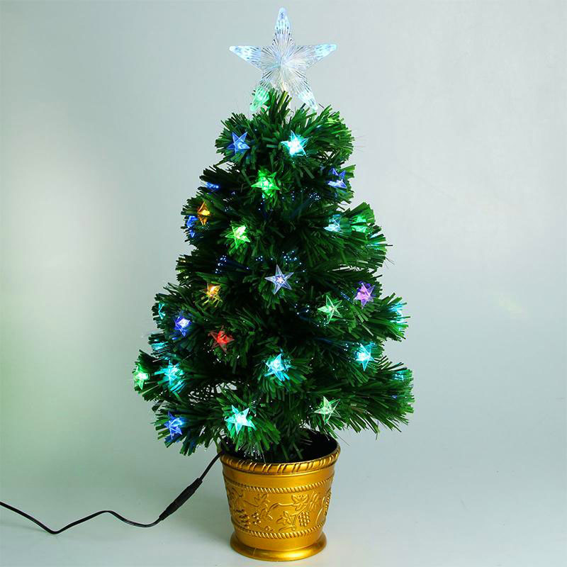 Pequena árvore de natal brilhante