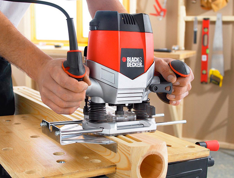The size of a hand router directly depends on its power