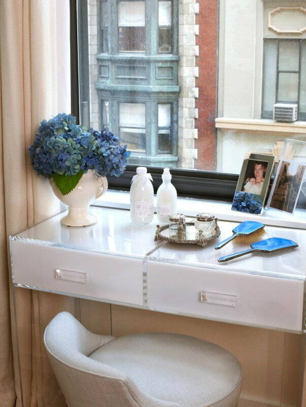 Window sill dressing table with drawers