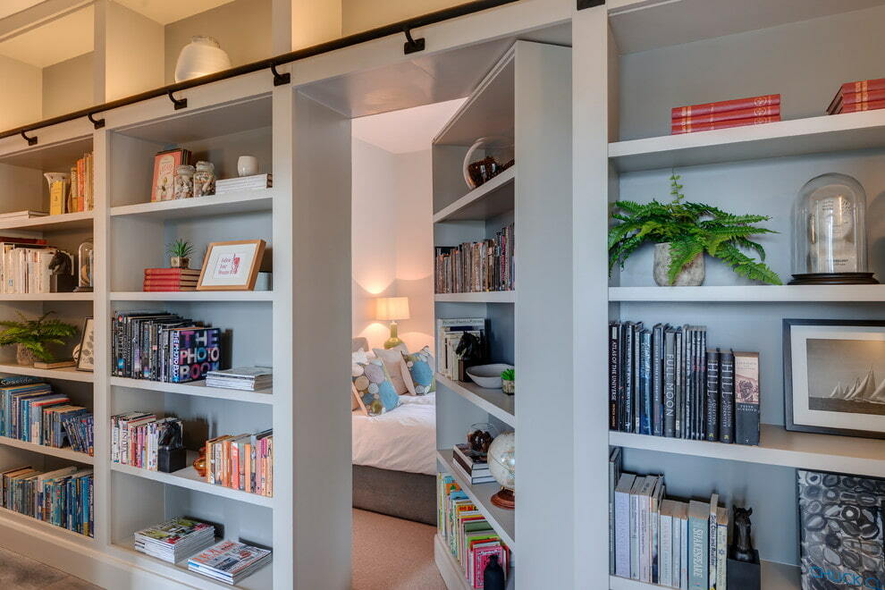 Armario giratorio con estantes para guardar libros