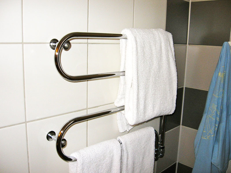 På grund av den kompakta storleken, vilket leder till behovet av att rulla ut tyget, är det osannolikt att du kan torka mer än två till tre handdukar åt gången.