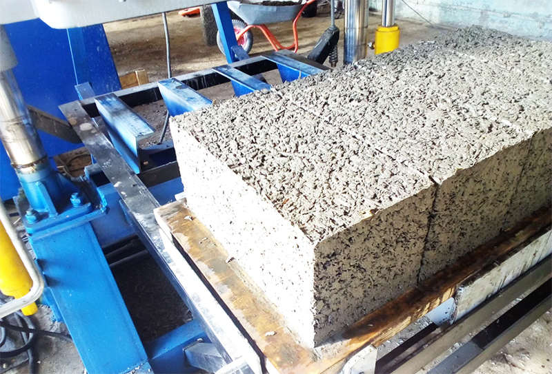 Arbolite is used only for the construction of upper floors and masonry, which is not intended for heavy loads