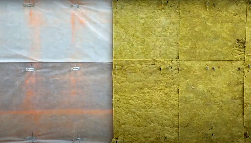 Insulation is mounted on top of the vapor barrier film so that there are no gaps between the plates. In the places where the suspensions are attached, the insulation must be pierced