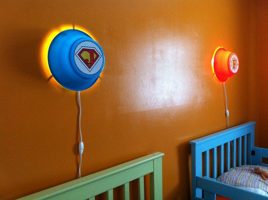 Yövalot lastentarhassa: lamput, lamput ja muut sisustusvaihtoehdot