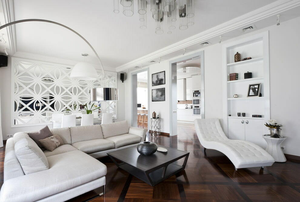 Vackra möbler i ett rymligt vardagsrum