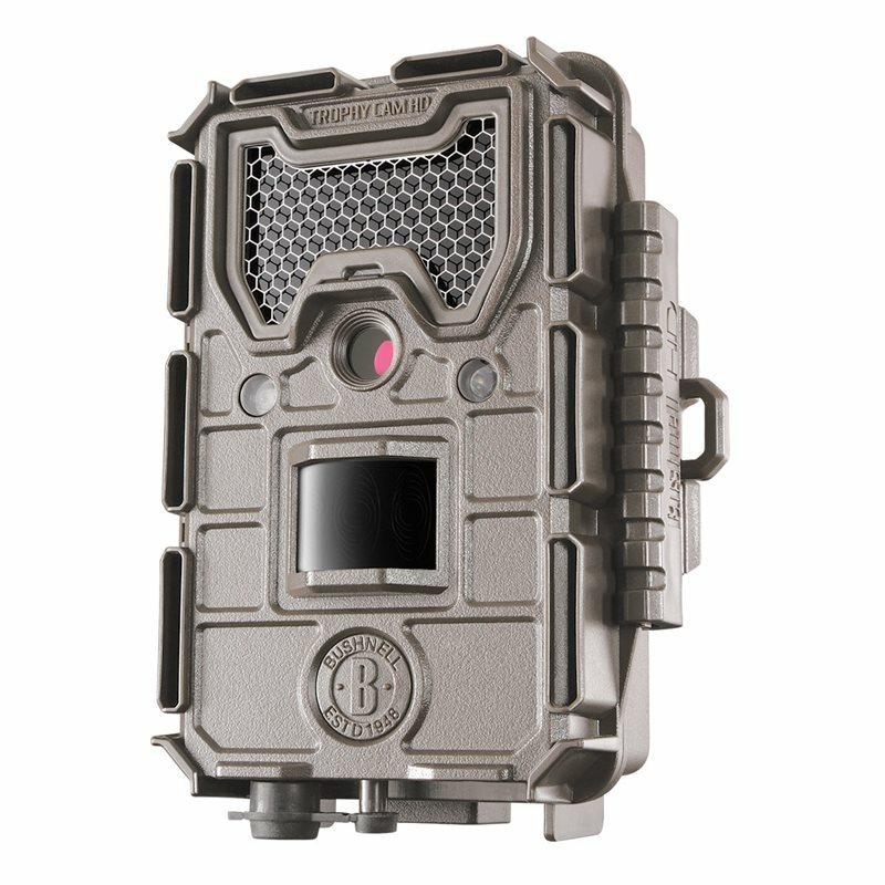 „Bushnell Trophy Cam HD Aggressor“ 20MP silpno švytėjimo (+ nemokama atminties kortelė!)
