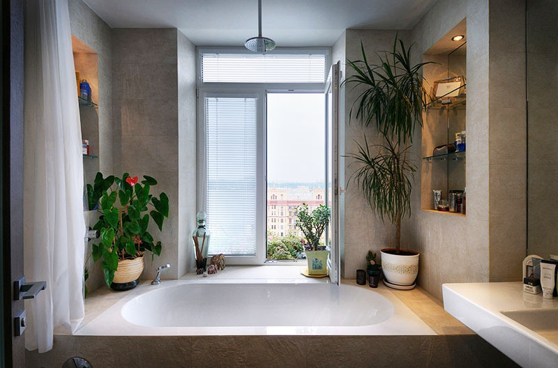 Mitya Fomin mostrou uma estranha remodelação de seu luxuoso apartamento de dois andares