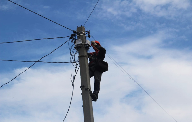 New metering devices are installed on poles, so getting there is quite problematic, even if there is criminal intent