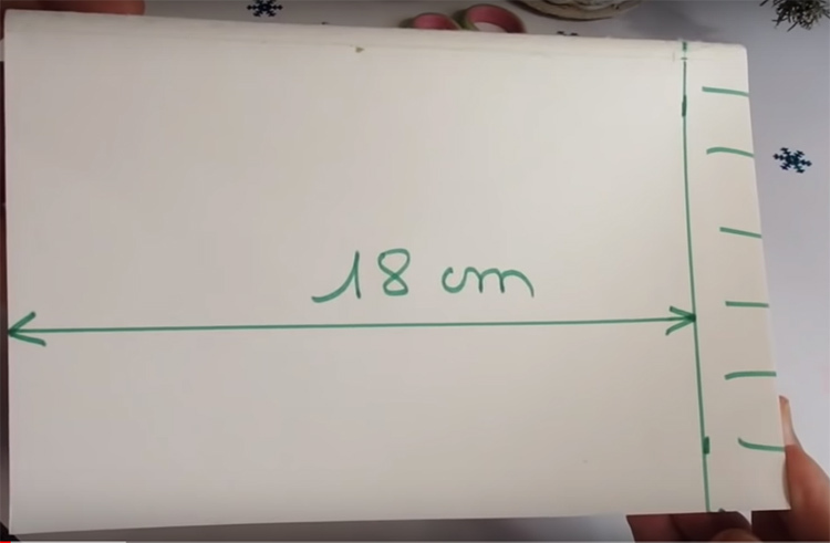 The author was using a regular book, so he had to trim the edge so that the height of the book was a multiple of 6 cm. But this is not important, the height can be a multiple of 7, 8, and so on, the main thing is that you can divide it by 3