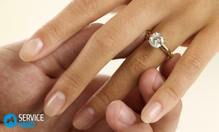 Jak snížit velikost prstenu doma?