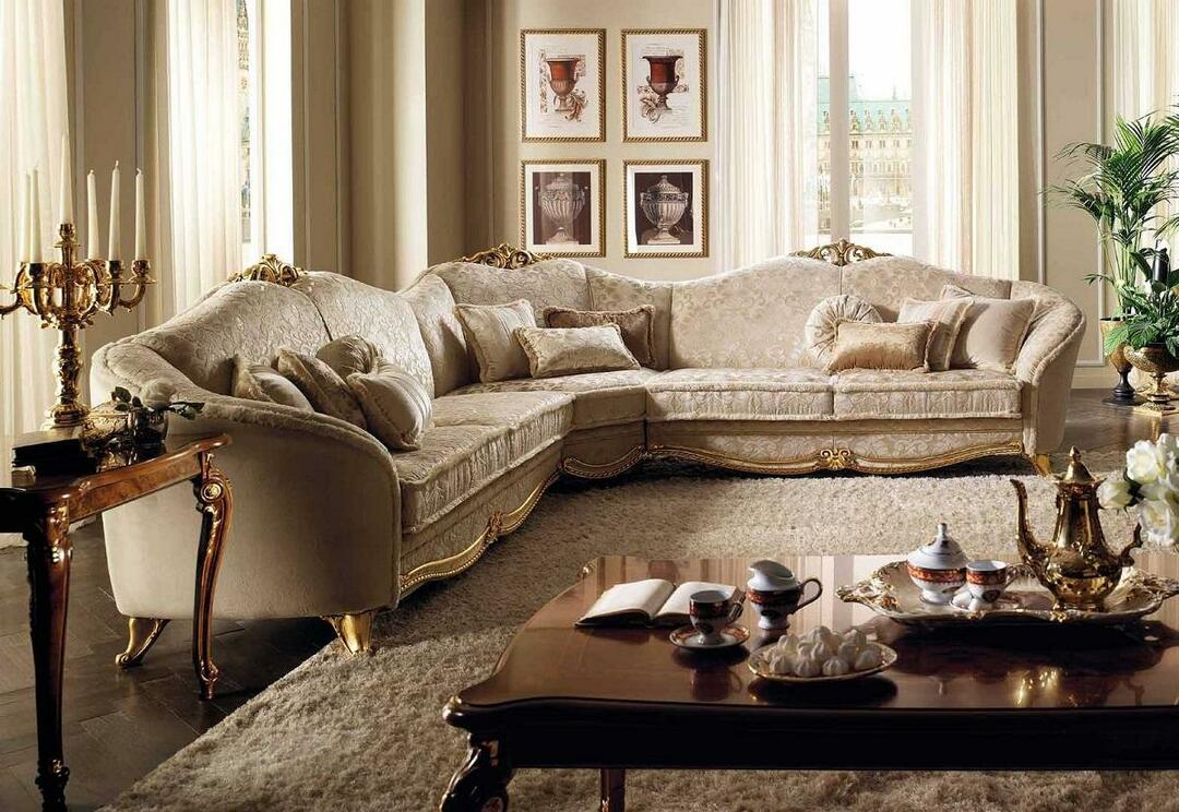 soffa i klassisk stil foto
