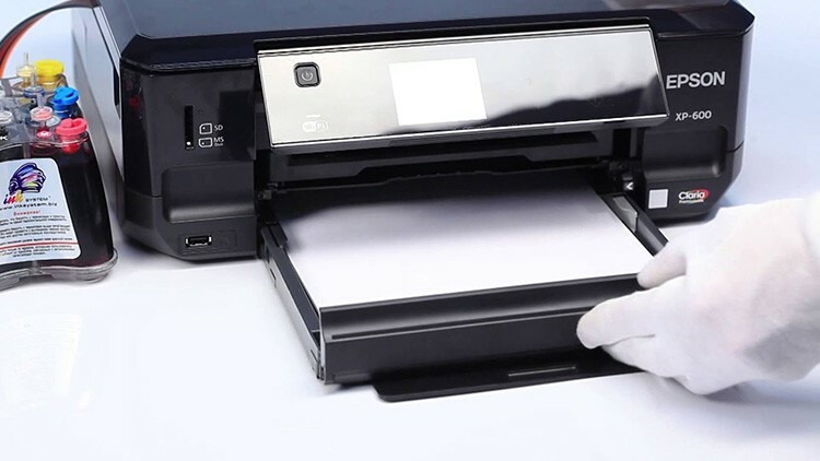 Wat te doen als de printer blanco vellen afdrukt?