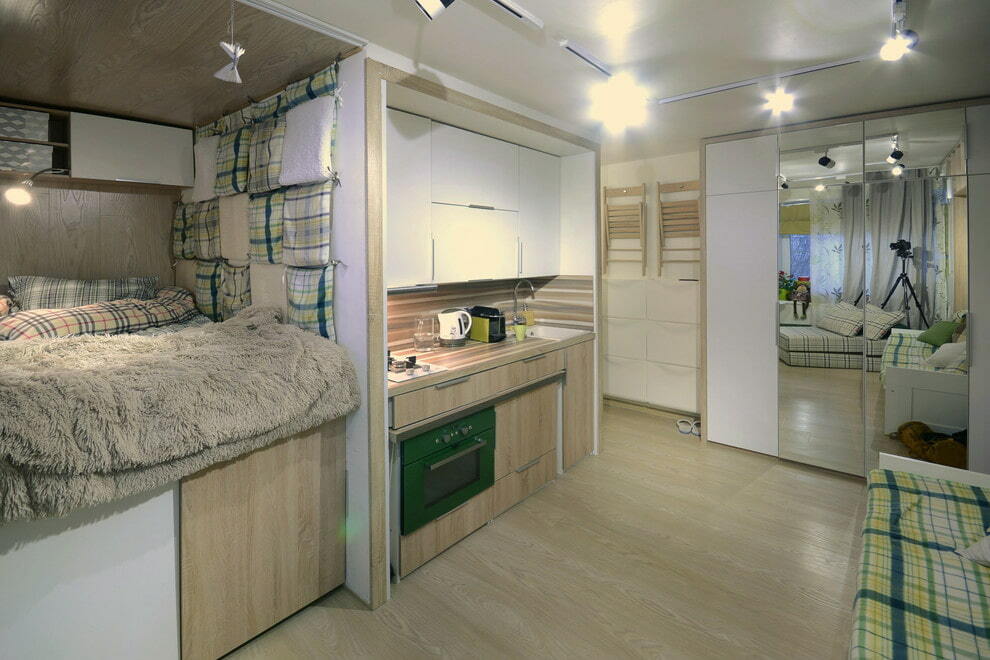 Vysoká postel v malém bytě
