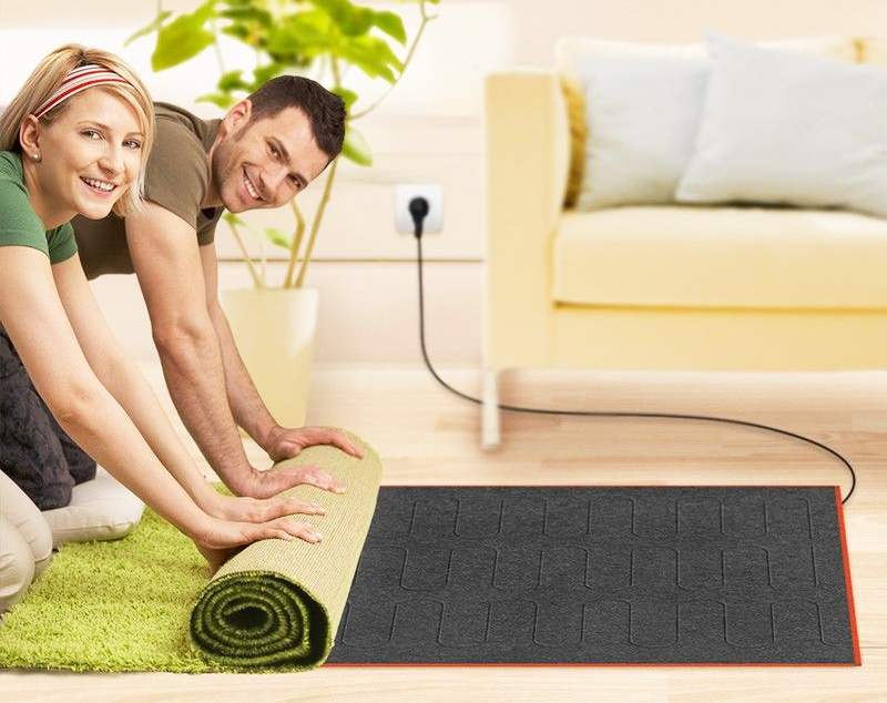 A propósito, como fonte adicional de calor, você pode comprar um piso aquecido móvel - este é um tapete infravermelho que ajudará muito em dias gelados
