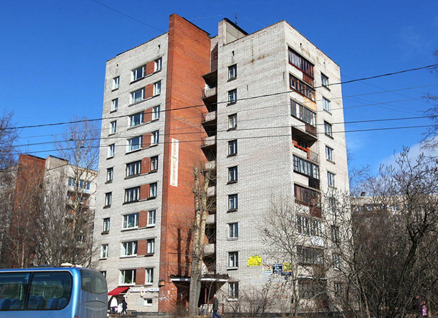 Brick Brezhnevka in het oude stadscentrum