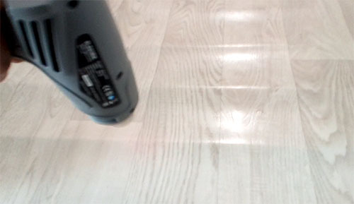 Correcting defects, or How to smooth linoleum on the floor