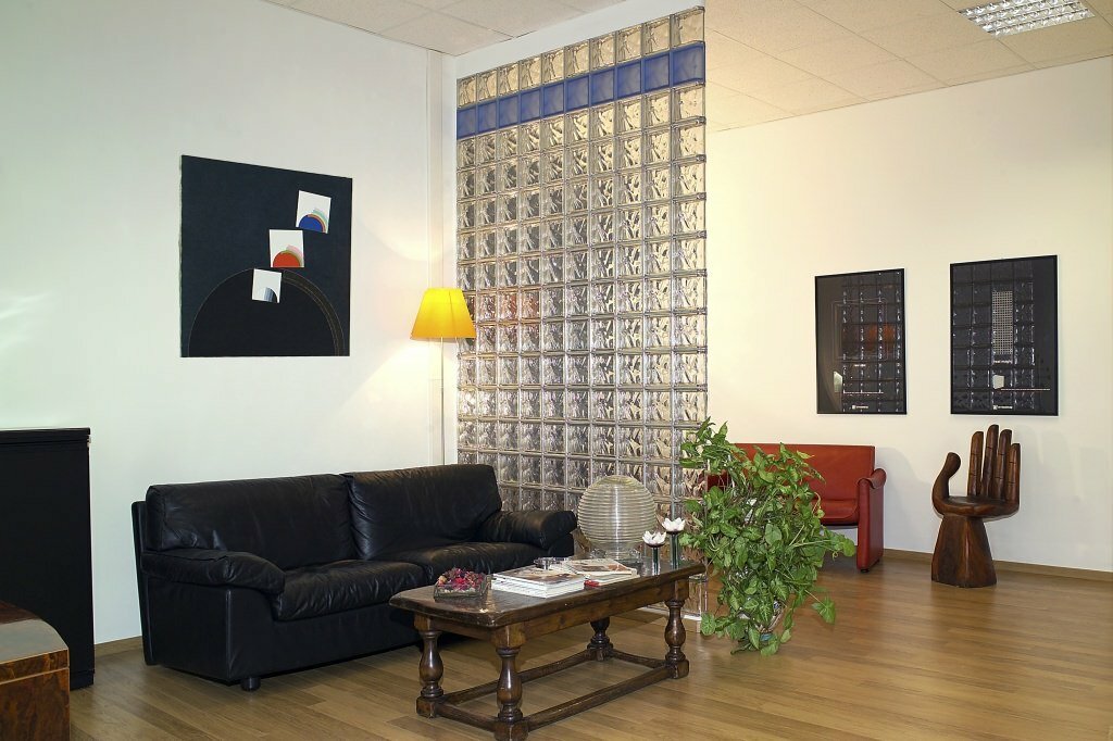 Glass blocks in the interior of the room