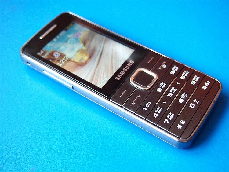 " Samsung GT -S5610" - zaslon naprave je preprosto čudovit