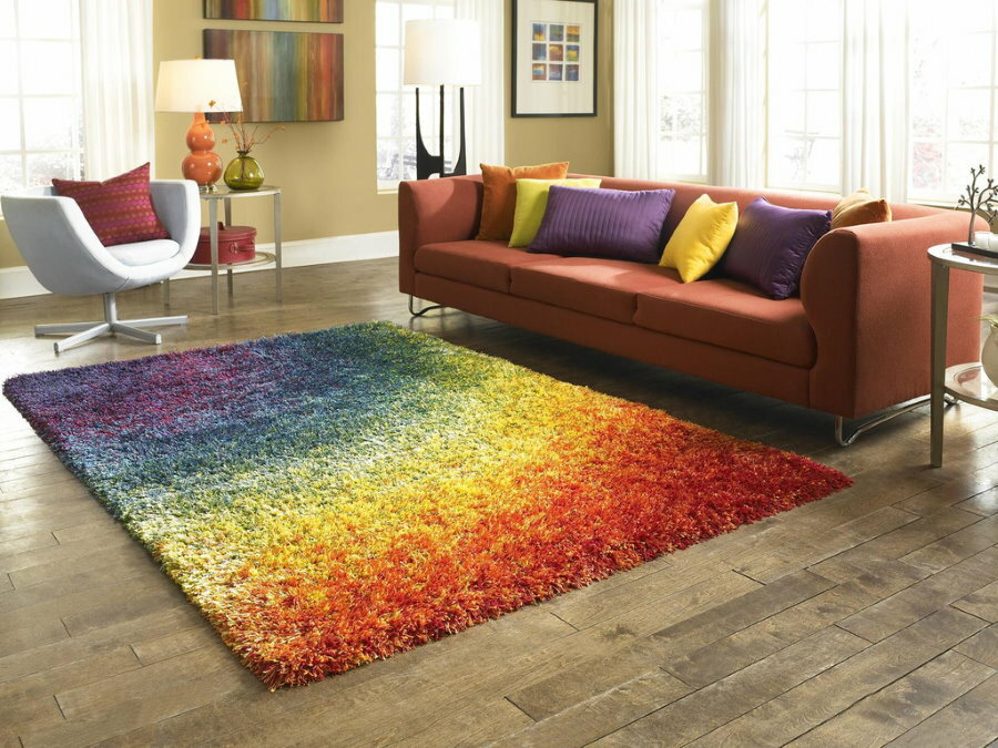 Rug with color transition in the living room