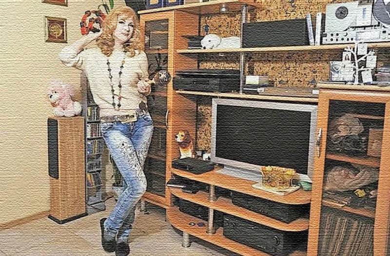 O piso é de azulejos - Svetlana não colocou um grande tapete na sala de estar, para não complicar o processo de limpeza