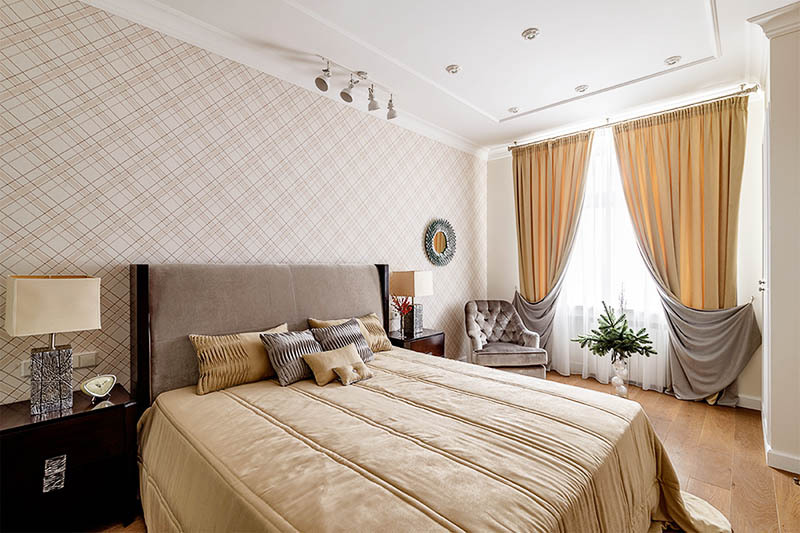 Yuri Stoyanov ha mostrato il suo lussuoso appartamento doppio