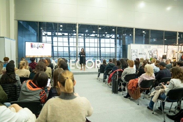 בין התאריכים 7 עד 10 באוקטובר תתקיים במוסקבה התערוכה הבינלאומית השביעית של פריטי פנים ותפאורה DecoRoom ב- Crocus Expo IEC