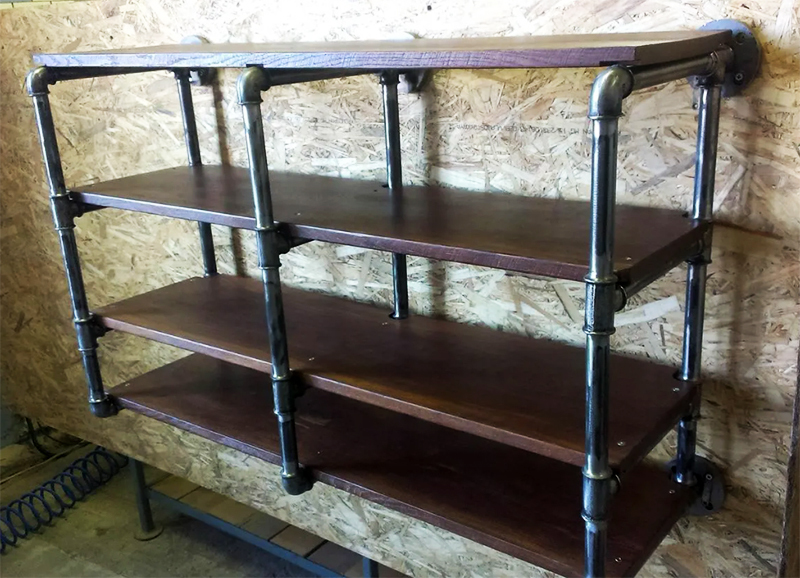 Theoretically, shelving is also made of plastic pipes. This is a good idea, but for a garage it has its limitations: plastic structures are unable to withstand a solid weight.