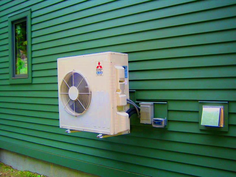 Se l'installazione di un sistema split non è possibile, utilizzare ventilatori convenzionali per raffreddare l'ambiente e pistole termiche o batterie elettriche per il riscaldamento.
