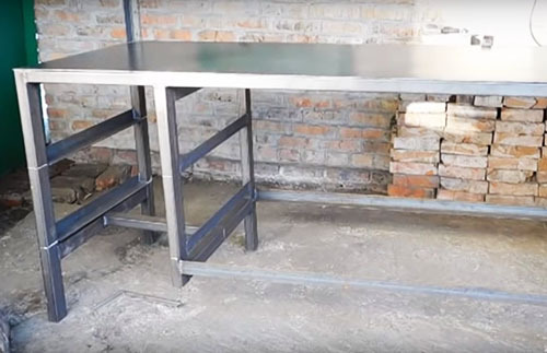 Kako zgraditi delovno mizo z lastnimi rokami brez dodatnih stroškov