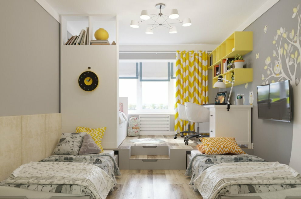 Estantes amarillos en la pared de una habitación para tres niñas.