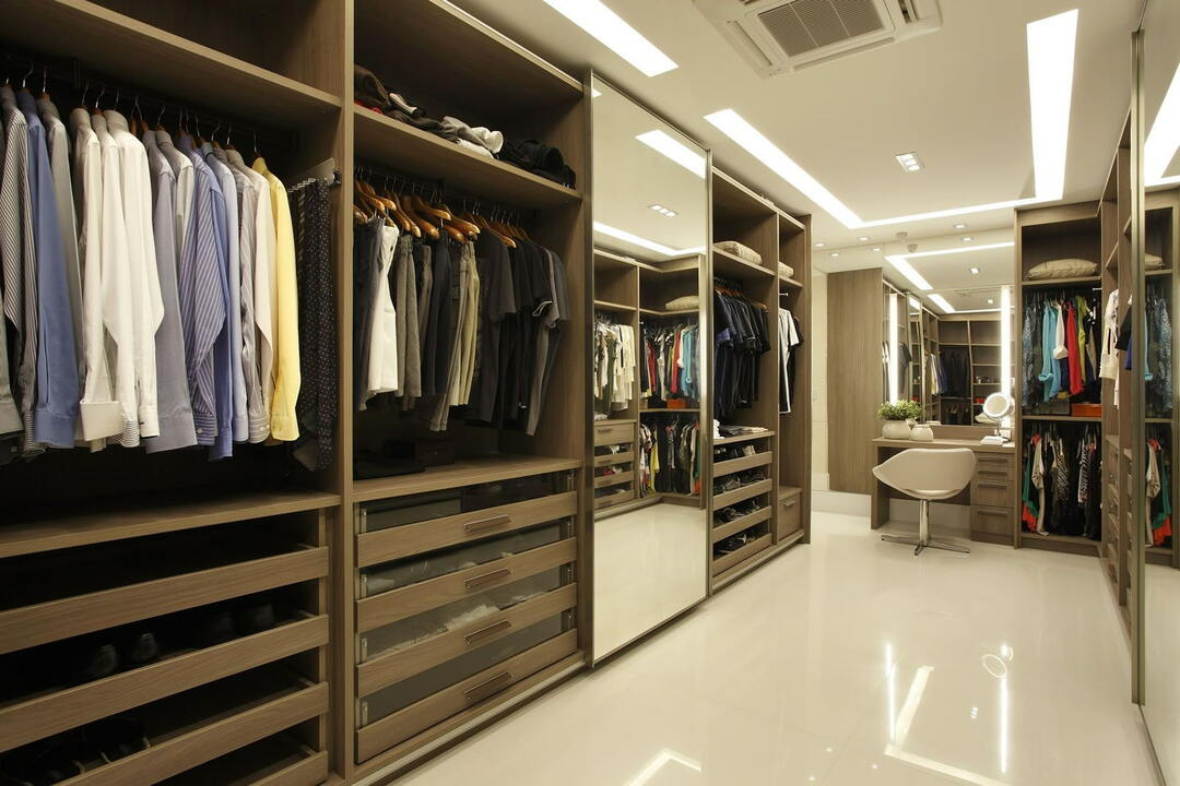 minimalizm tarzında giyinme odası