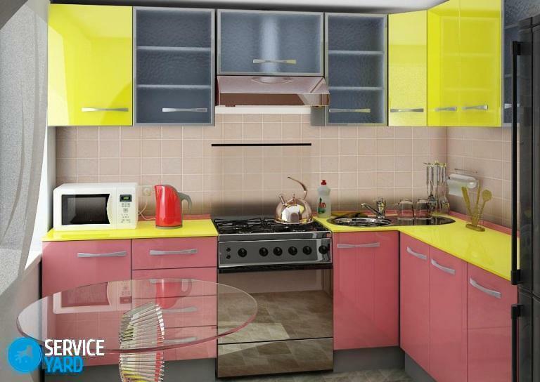 Kjøkkendesign i Khrusjtsjov med gasskolonne