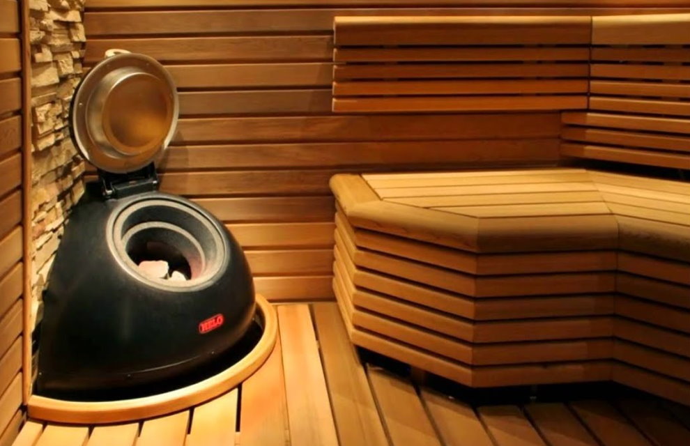 Corner kachel-verwarming voor een sauna in het appartement