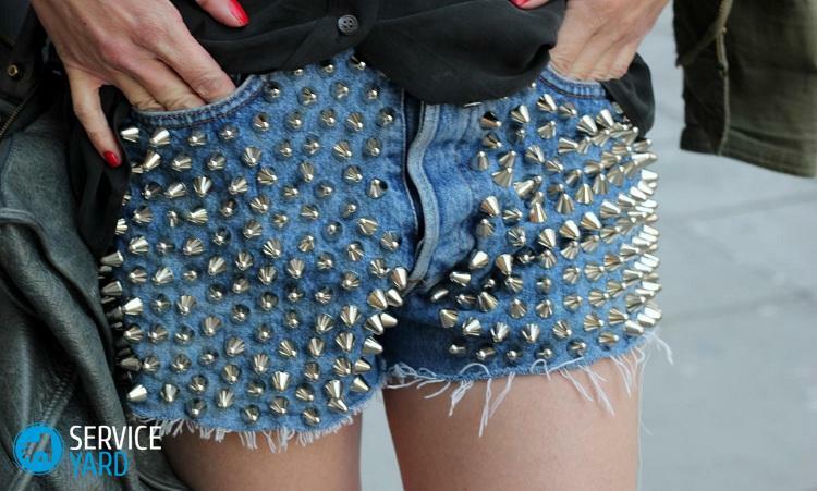 How to make shorts out of trousers?