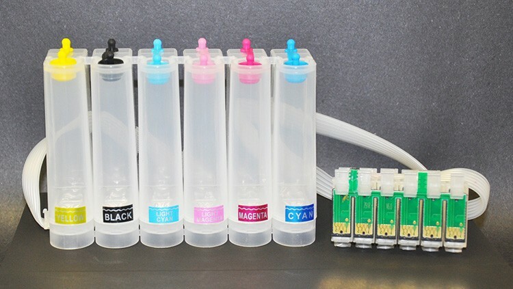 It is best to choose transparent containers in which the ink level can be visually tracked.
