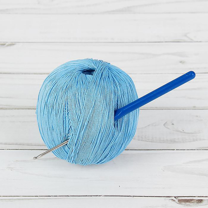 Agulha de crochê, de metal, com cabo de plástico, d = 2mm, 13,5cm, azul