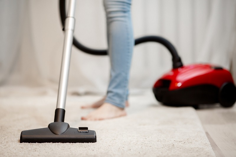How to clean a shaggy carpet with home remedies?