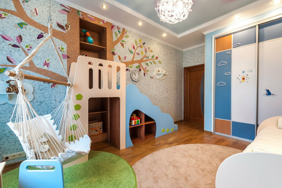 Dywany w różnych kolorach w pokoju dziecięcym