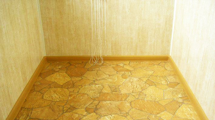 Põrandal müüritise imitatsioon OSB-plaatidest