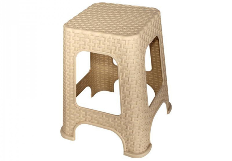 Plastic stools feature low vesomFOTO: isklad.com.ua