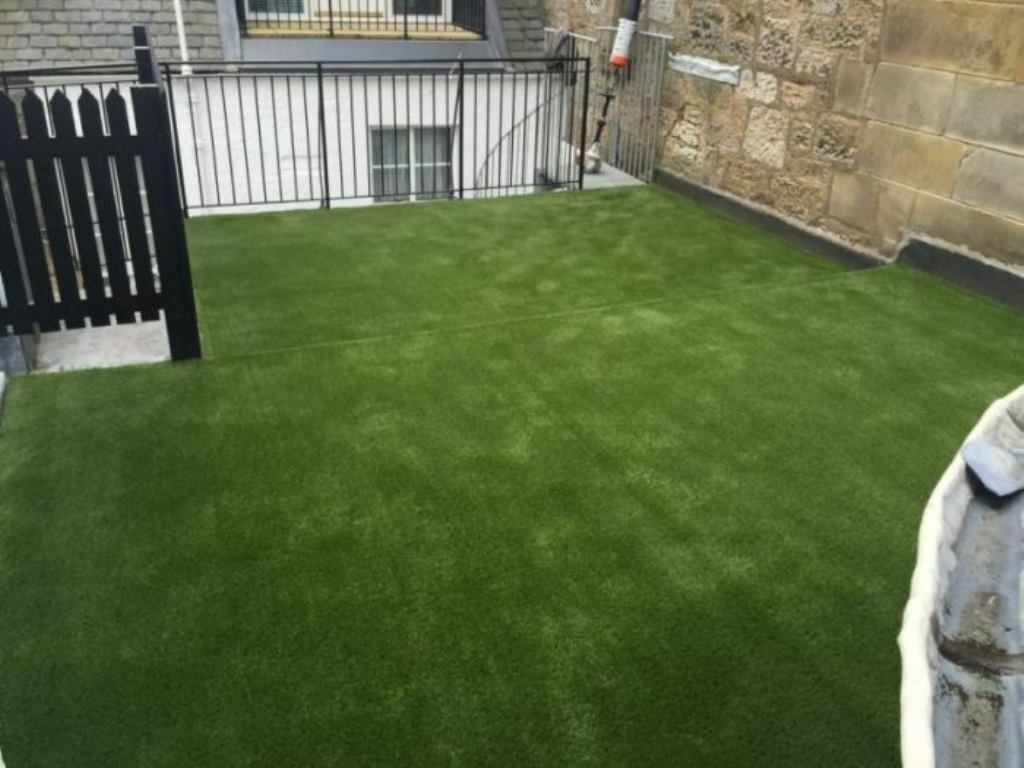 artificial turf for summer cottages