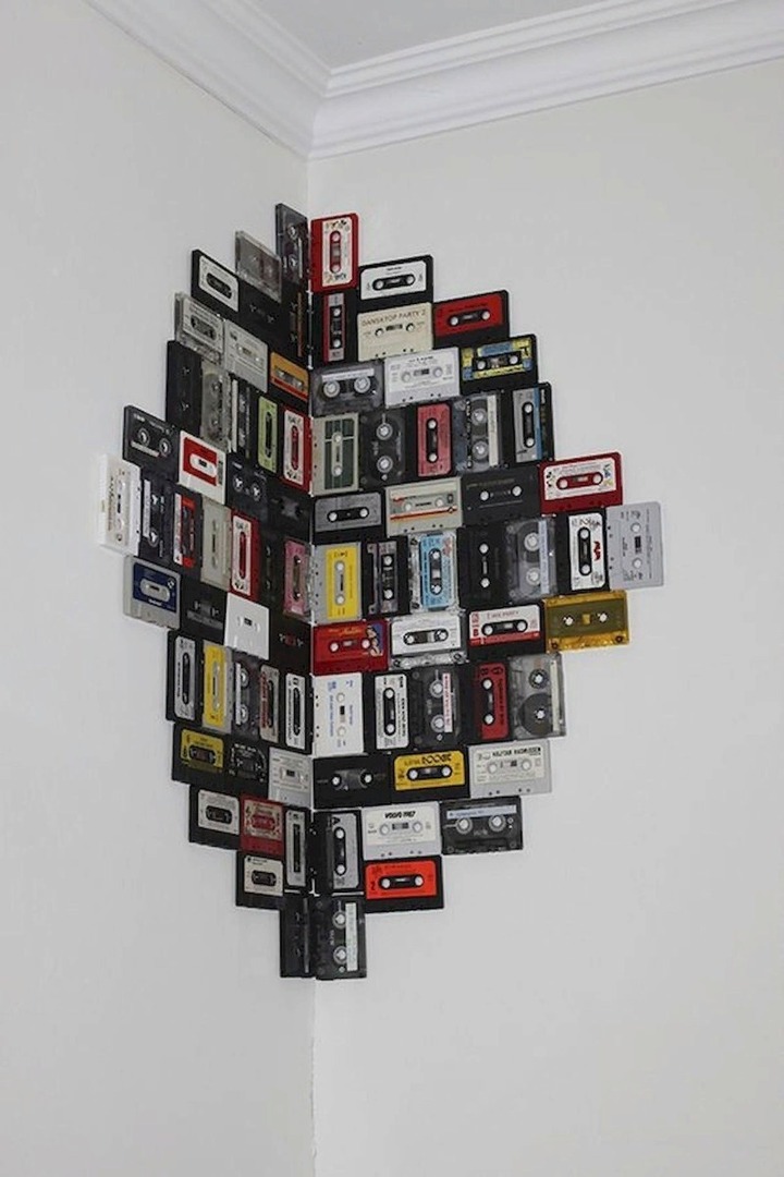 They are in every home: what you can do with your own hands from old video and audio cassettes