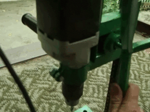 Vrtalni stroj iz vrtalnika z lastnimi rokami: navodila po korakih s podrobnim opisom