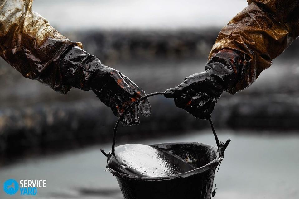 Kuinka puhdistaa musta öljy talvivaatteesta?