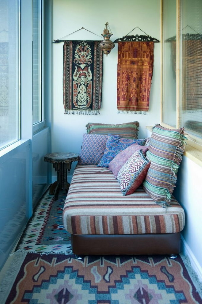 Arabų stiliaus balkono sienų dekoras