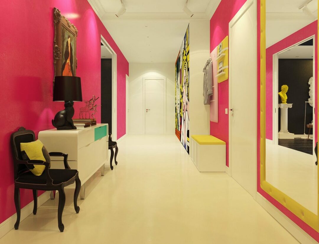 Rožinės sienos prieškambario pop meno stiliumi