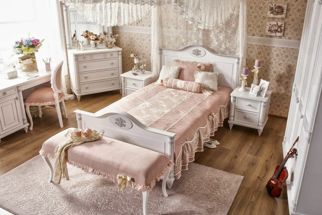 säng för flickor klassisk stil