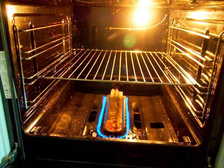 Burner operation in a gas oven