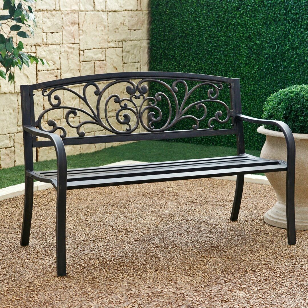 kovová záhradná lavička