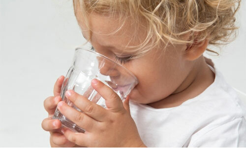 ¿Qué filtro de agua es mejor comprar? Elige un resorte en la cocina
